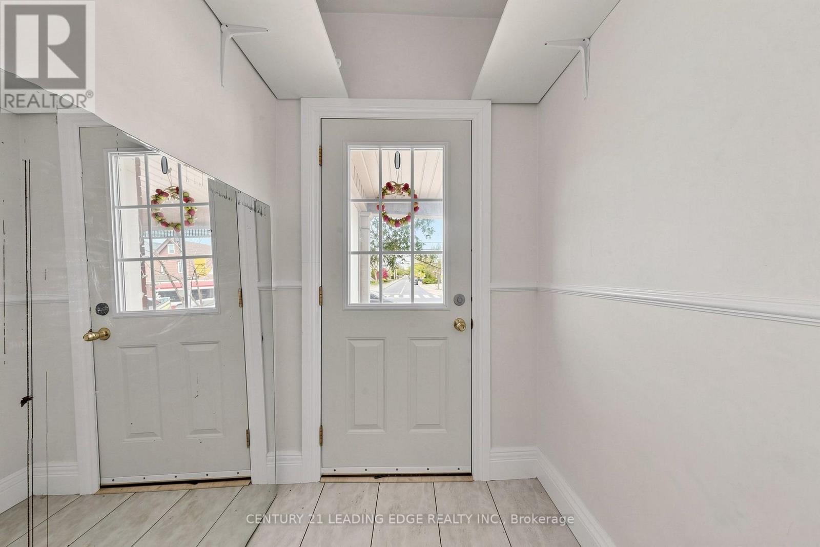 1132 DUFFERIN STREET - 2