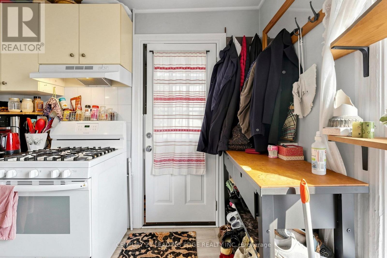 1132 DUFFERIN STREET - 21