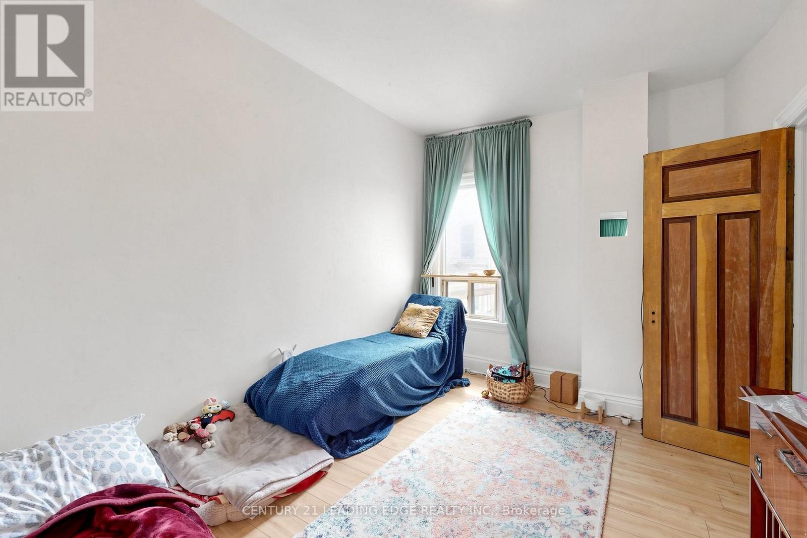 1132 DUFFERIN STREET - 22