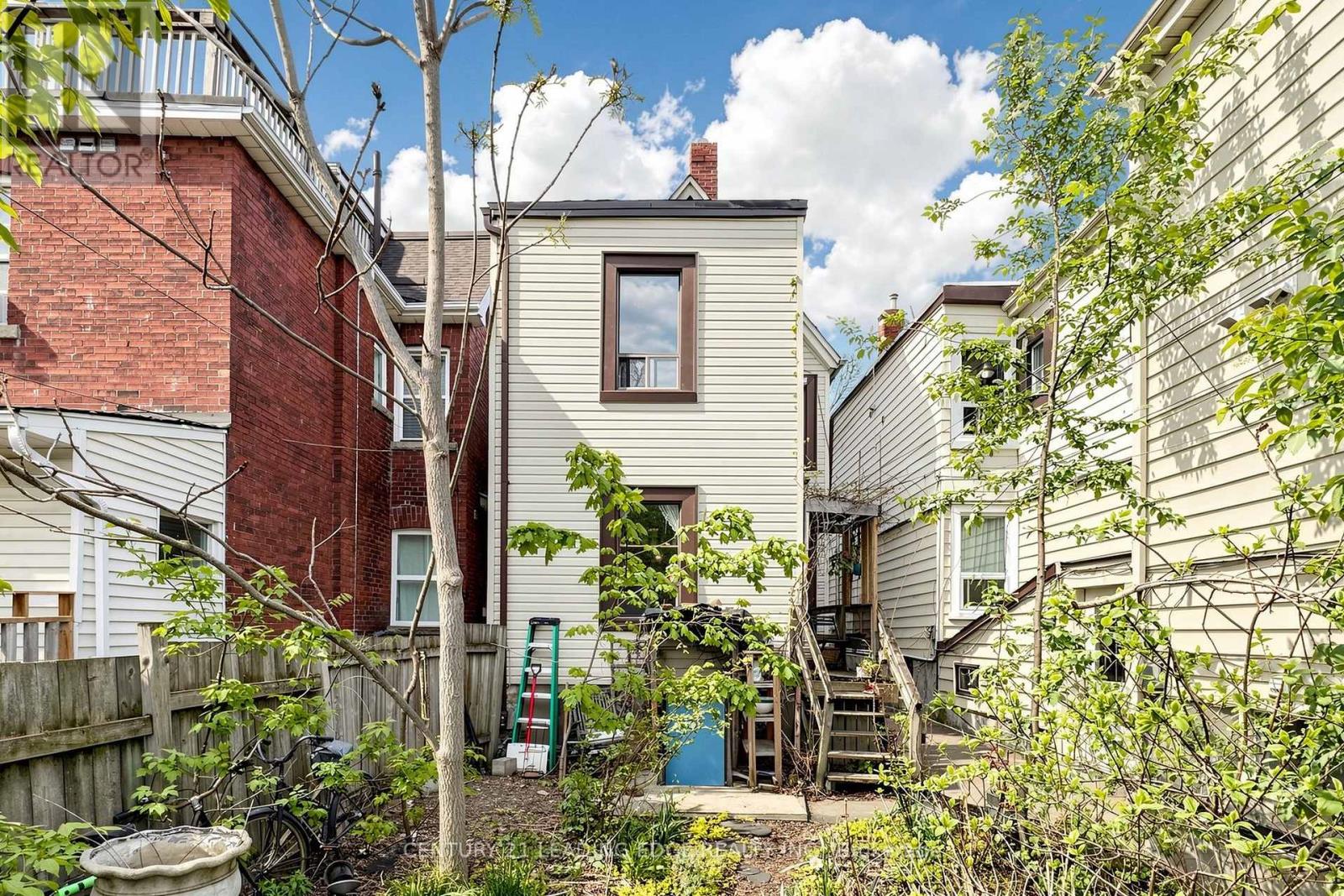 1132 DUFFERIN STREET - 31