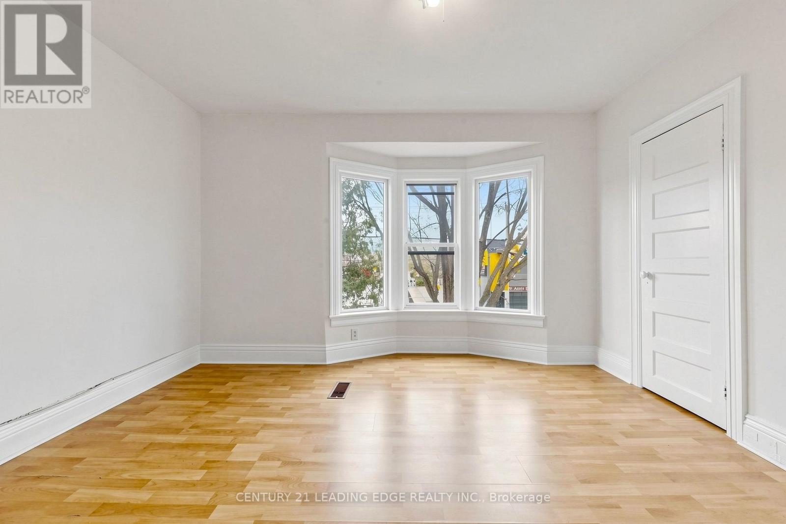 1132 DUFFERIN STREET - 4