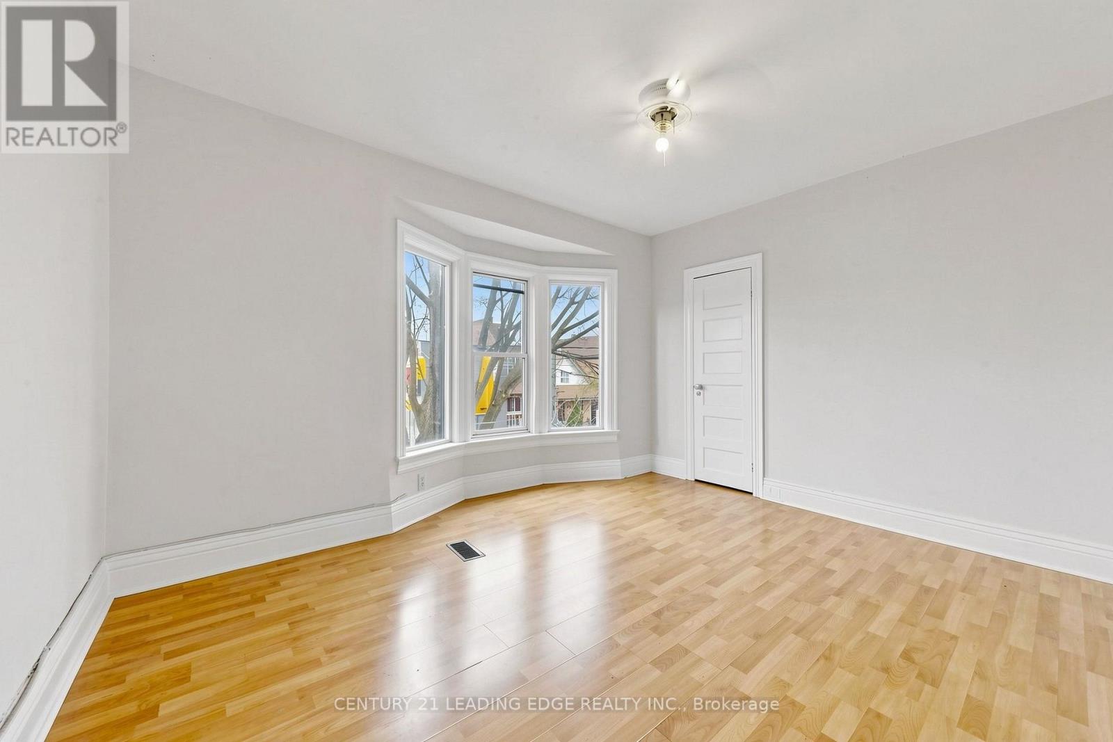 1132 DUFFERIN STREET - 5