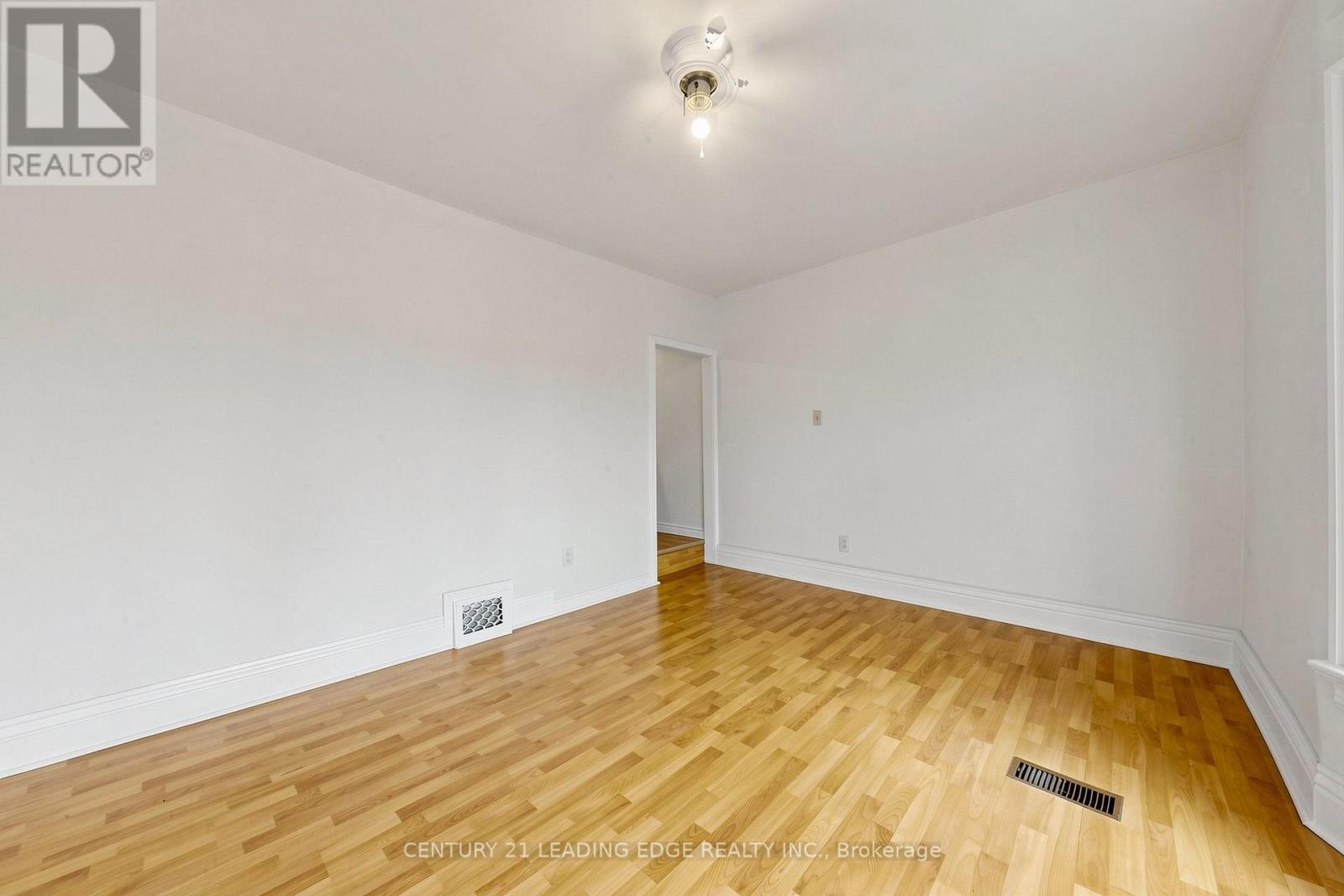 1132 DUFFERIN STREET - 6