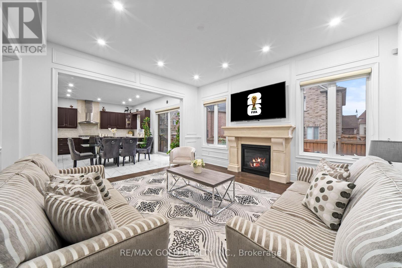 73 SQUIRE ELLIS DRIVE - 11
