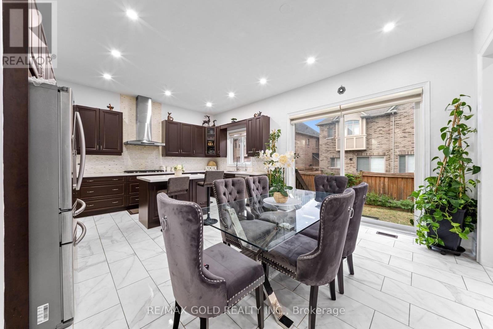 73 SQUIRE ELLIS DRIVE - 6