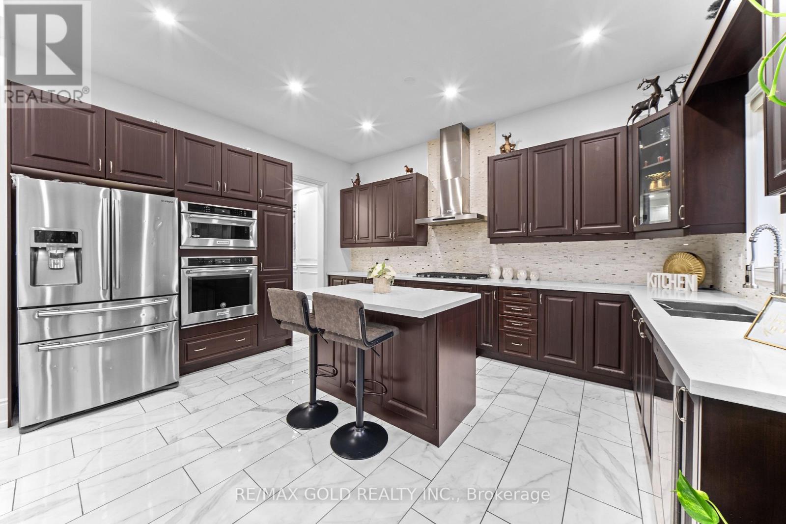 73 SQUIRE ELLIS DRIVE - 8