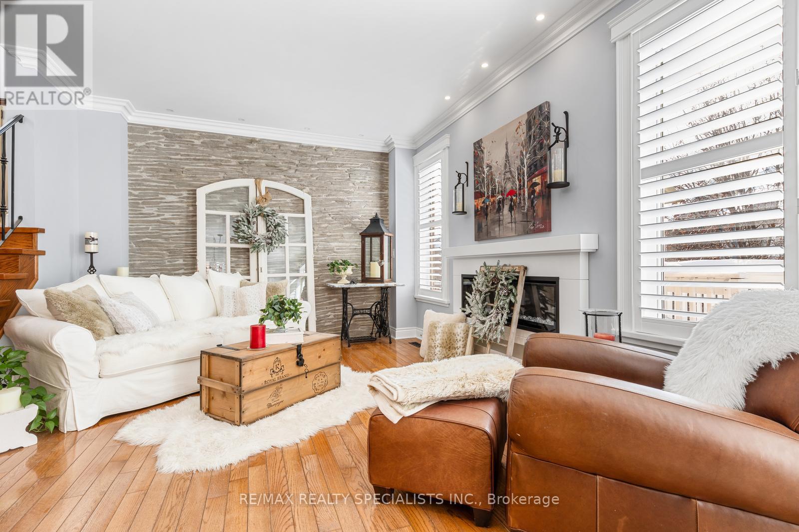 7076 GILLESPIE LANE - 11