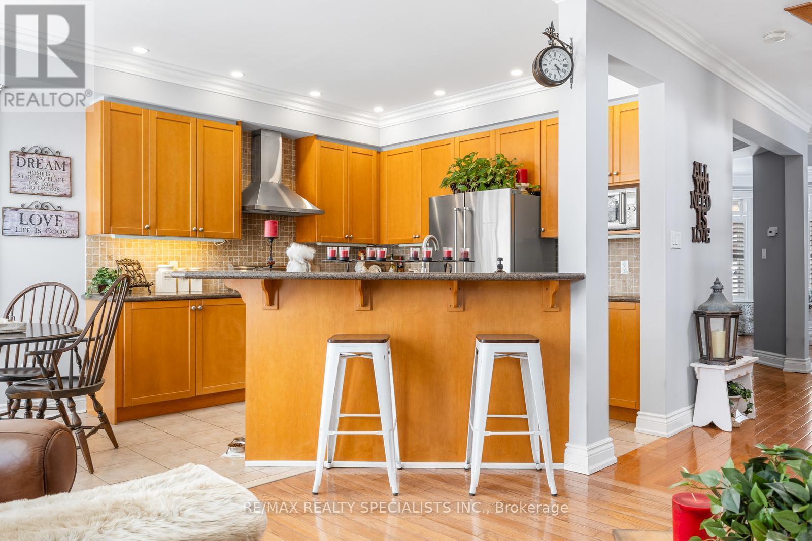 7076 GILLESPIE LANE - 13