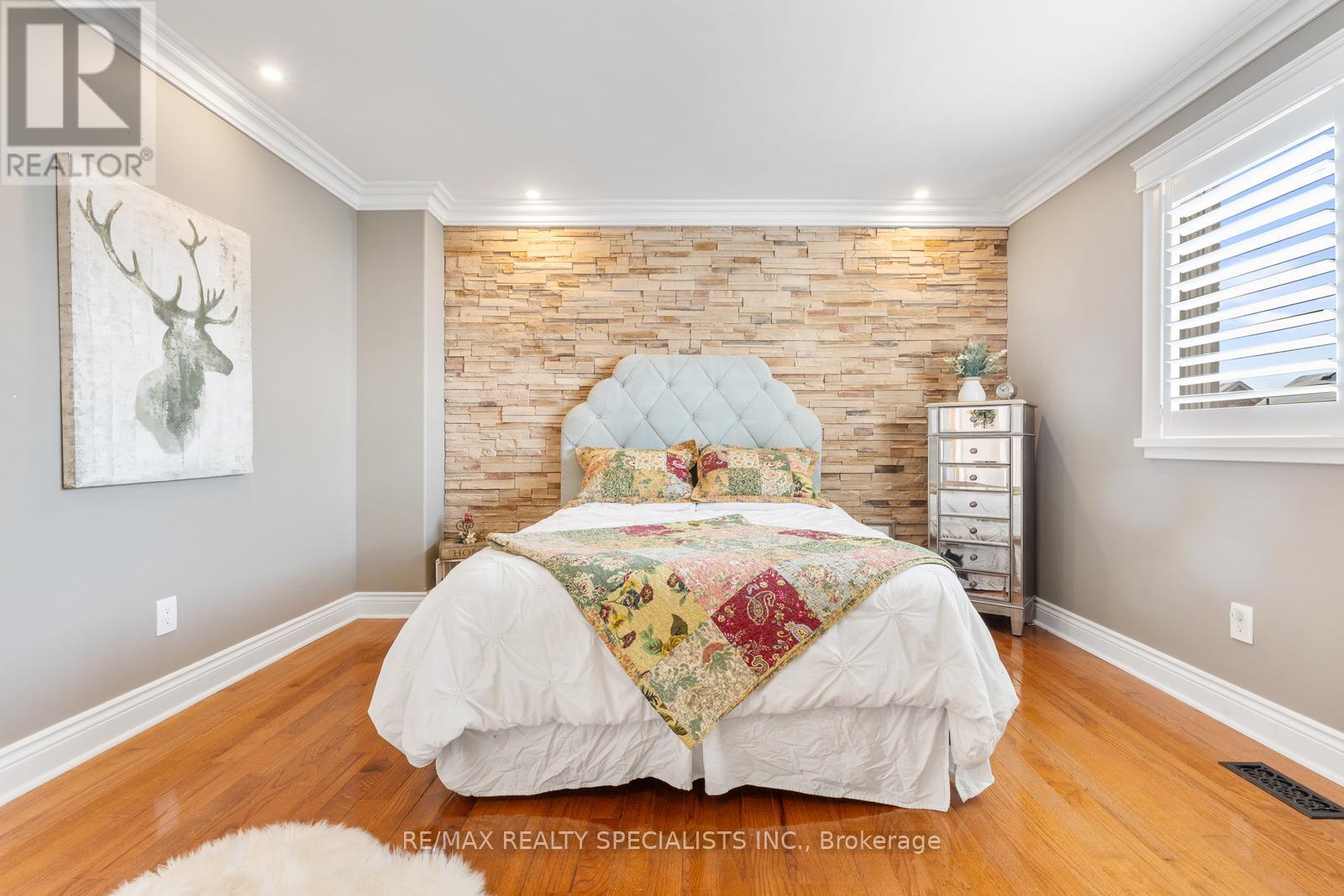 7076 GILLESPIE LANE - 21
