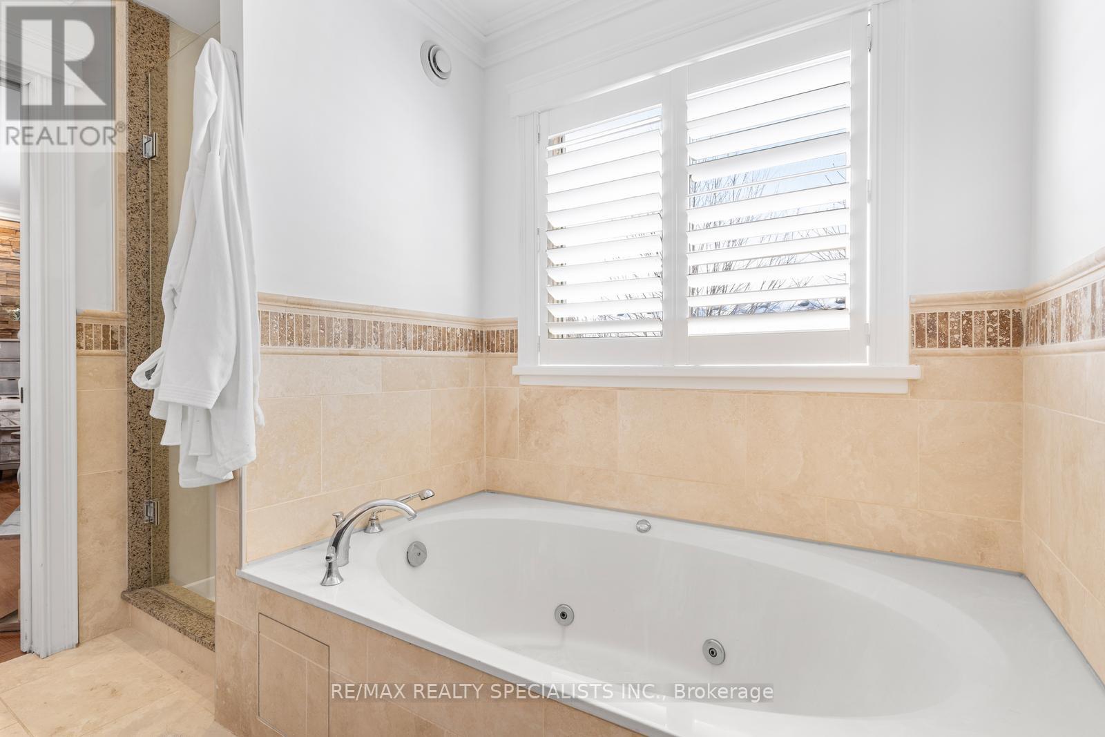 7076 GILLESPIE LANE - 26