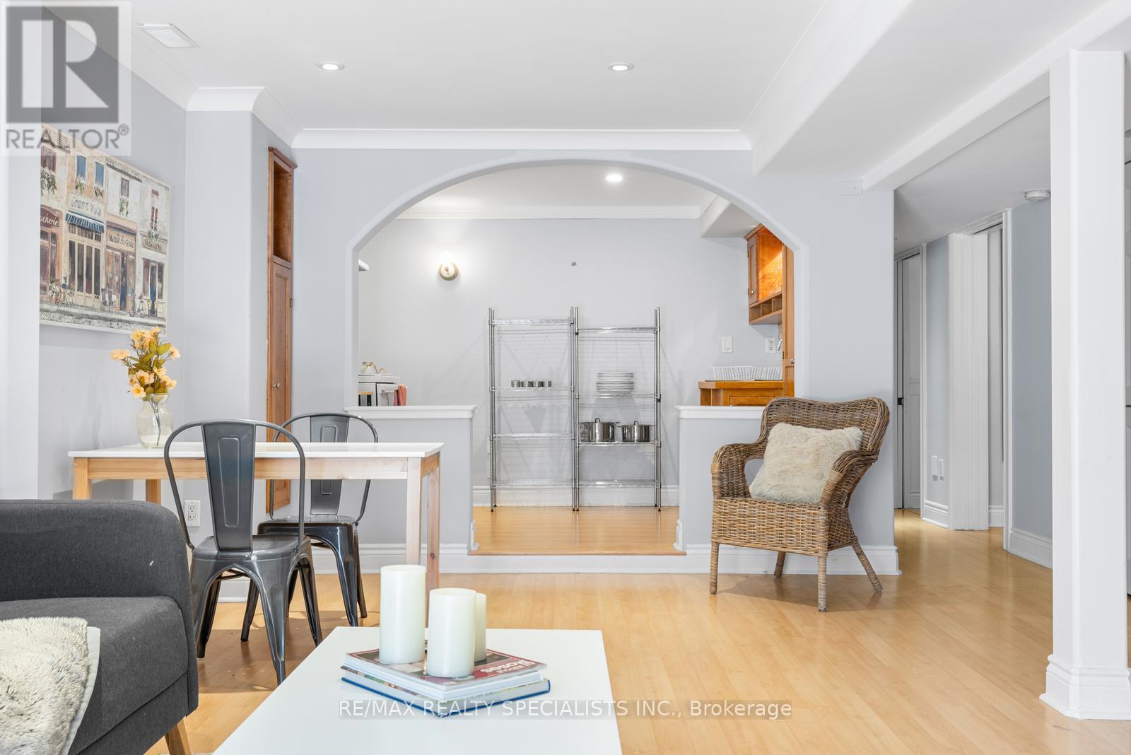 7076 GILLESPIE LANE - 35