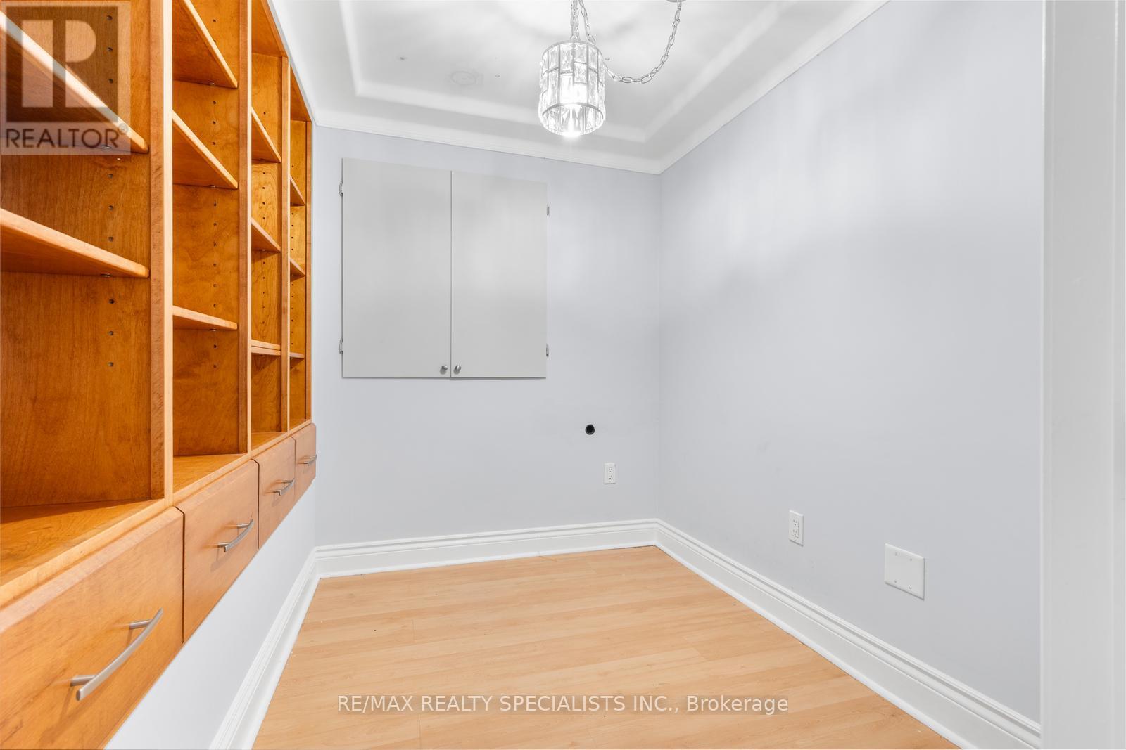 7076 GILLESPIE LANE - 43