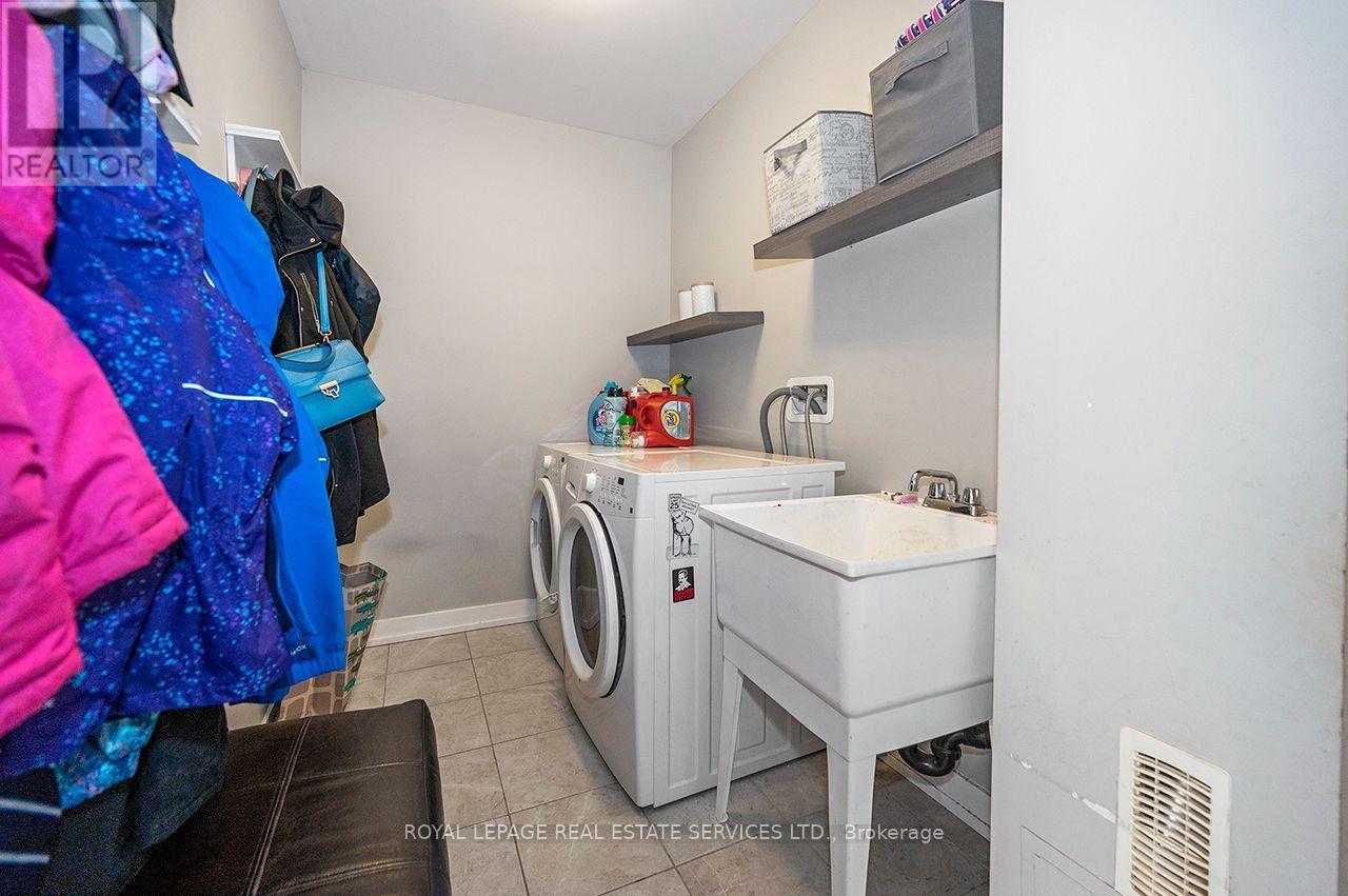 3041 ERNEST APPELBE BOULEVARD - 4
