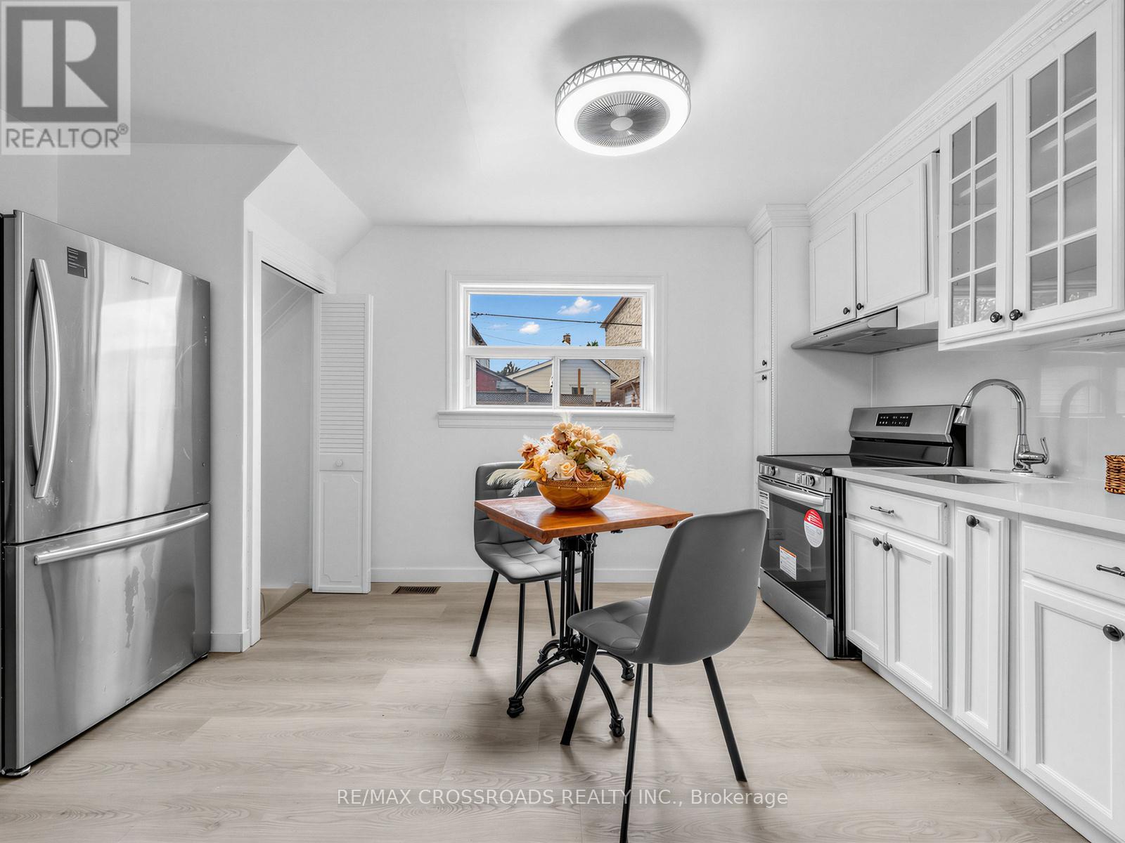 80 GRAY AVENUE - 12