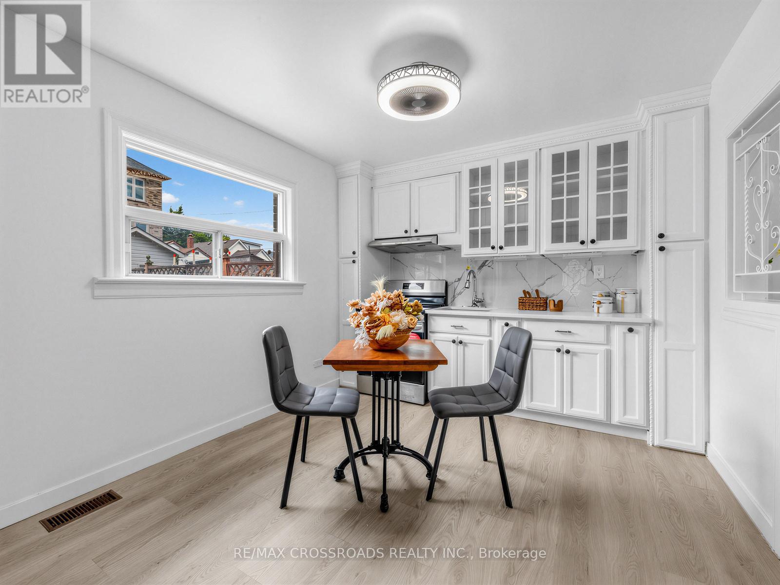 80 GRAY AVENUE - 13