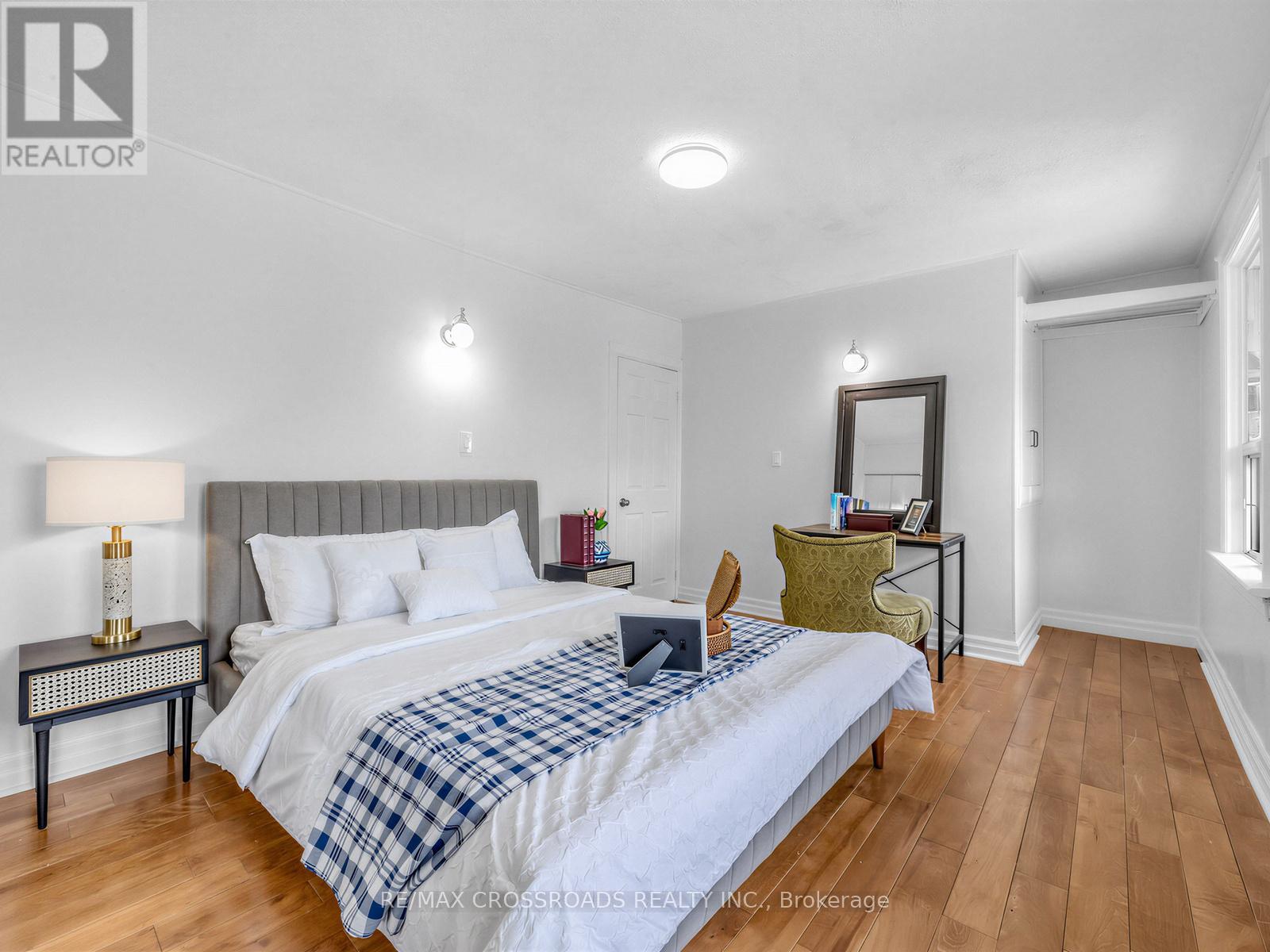 80 GRAY AVENUE - 18