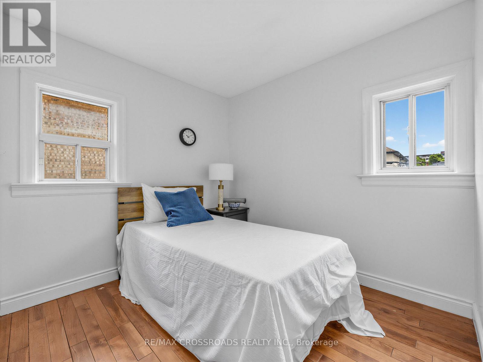 80 GRAY AVENUE - 20