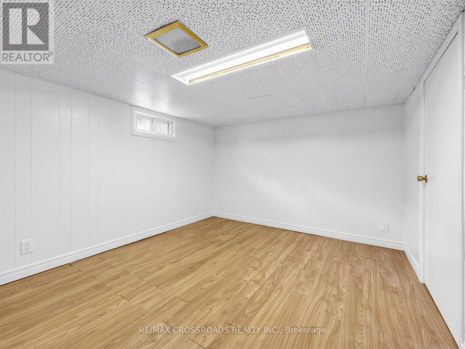 80 GRAY AVENUE - 23
