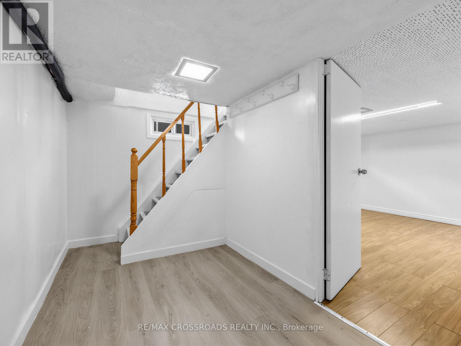 80 GRAY AVENUE - 24