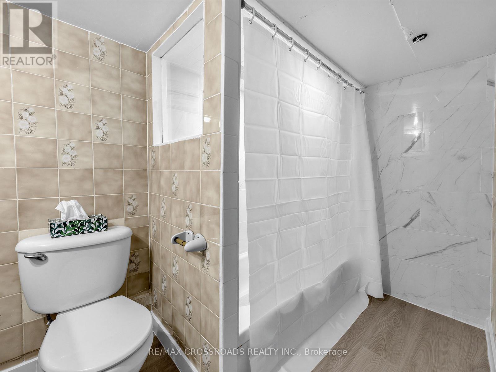 80 GRAY AVENUE - 28