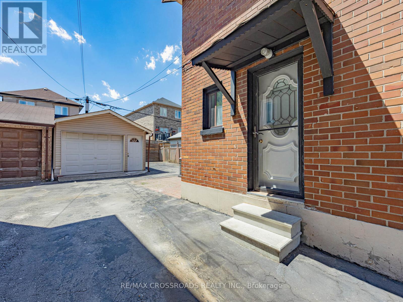 80 GRAY AVENUE - 29