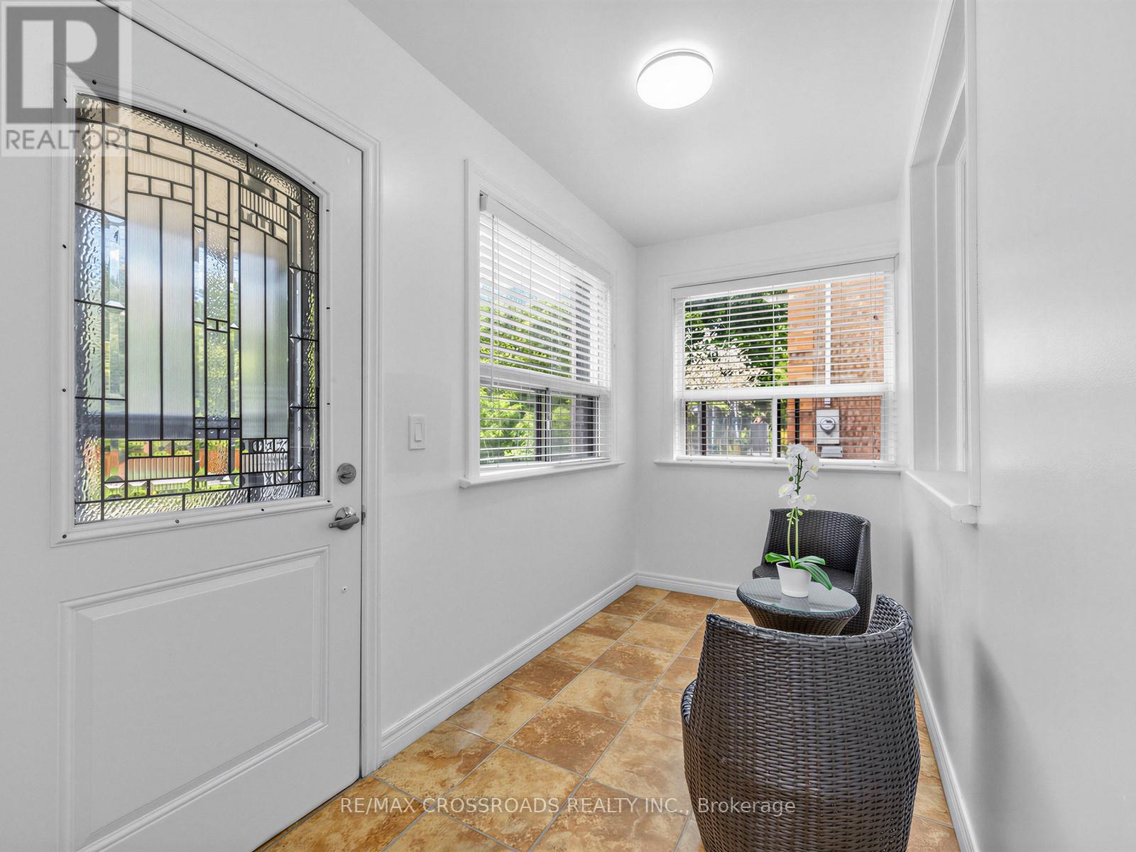 80 GRAY AVENUE - 3