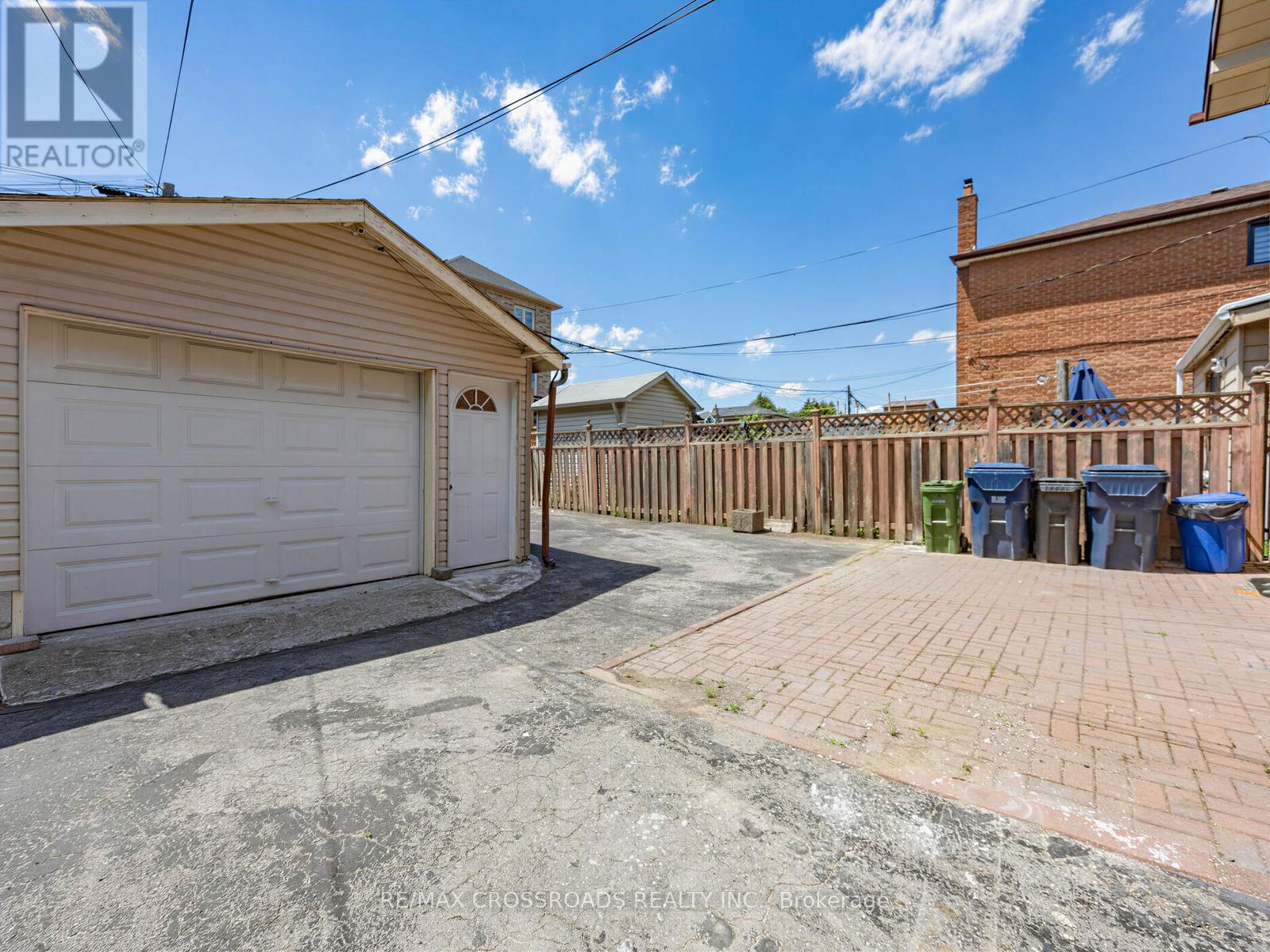 80 GRAY AVENUE - 30