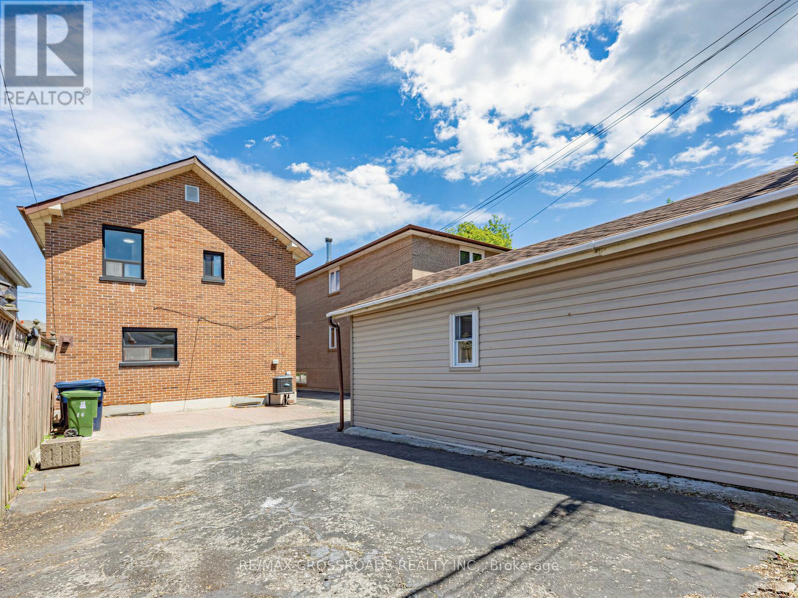 80 GRAY AVENUE - 32
