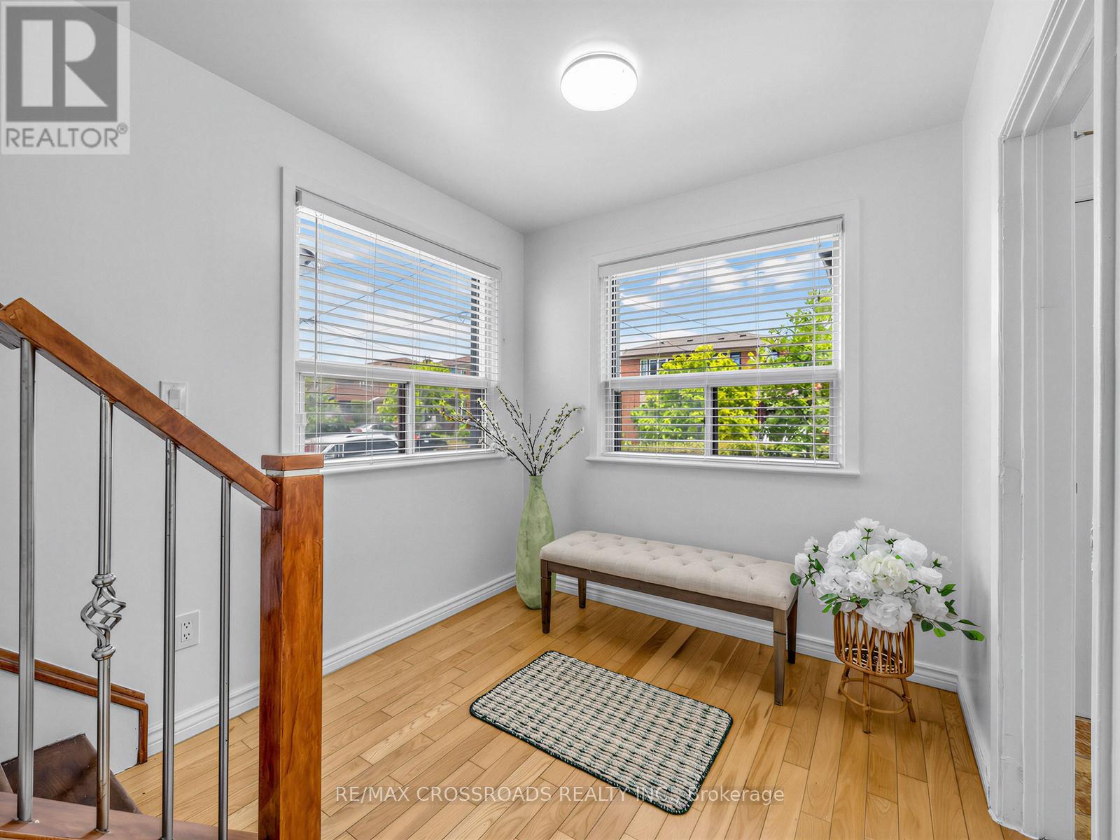 80 GRAY AVENUE - 4