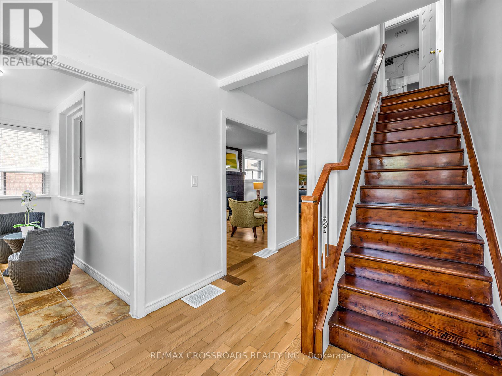 80 GRAY AVENUE - 5