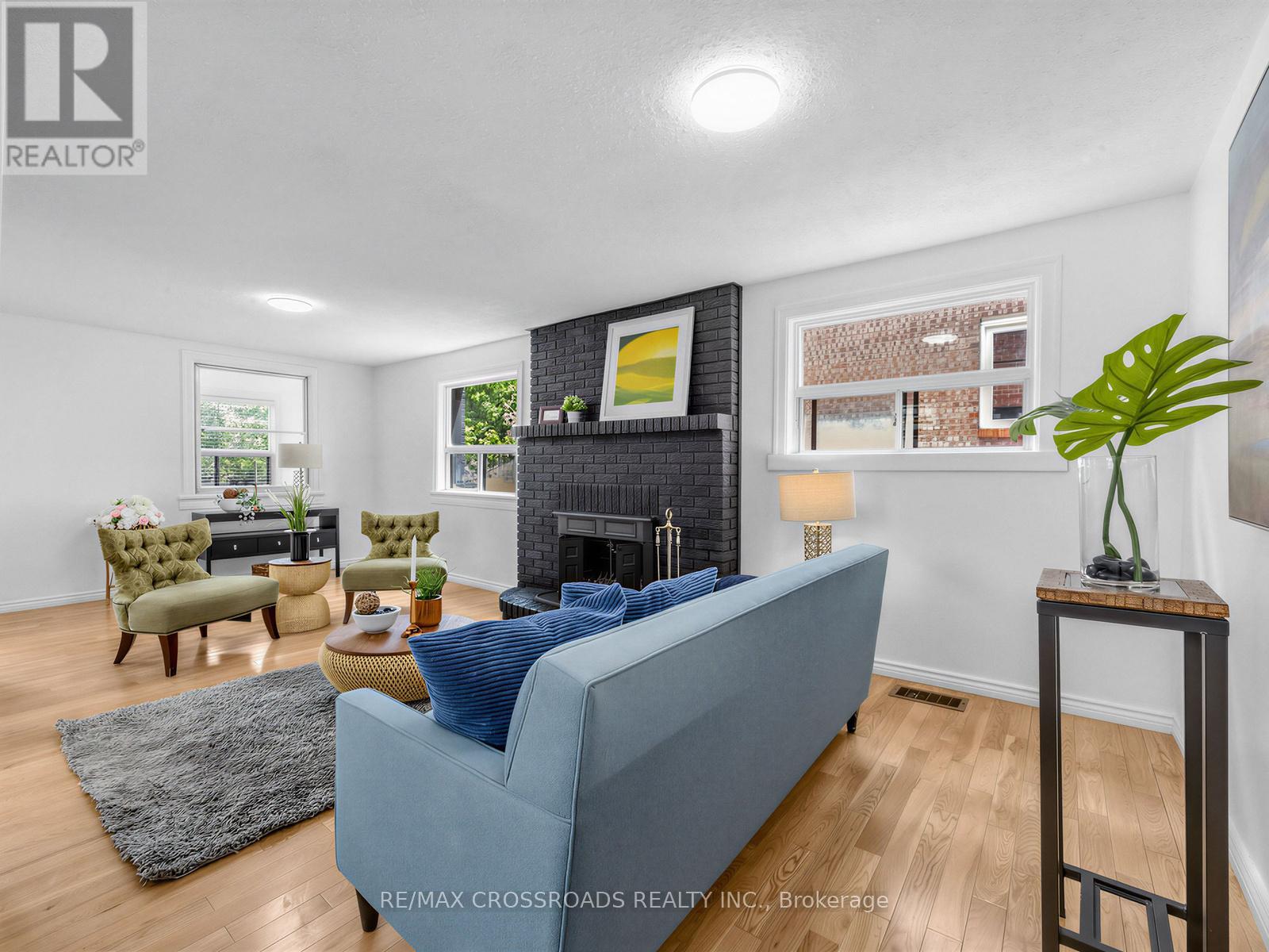 80 GRAY AVENUE - 7