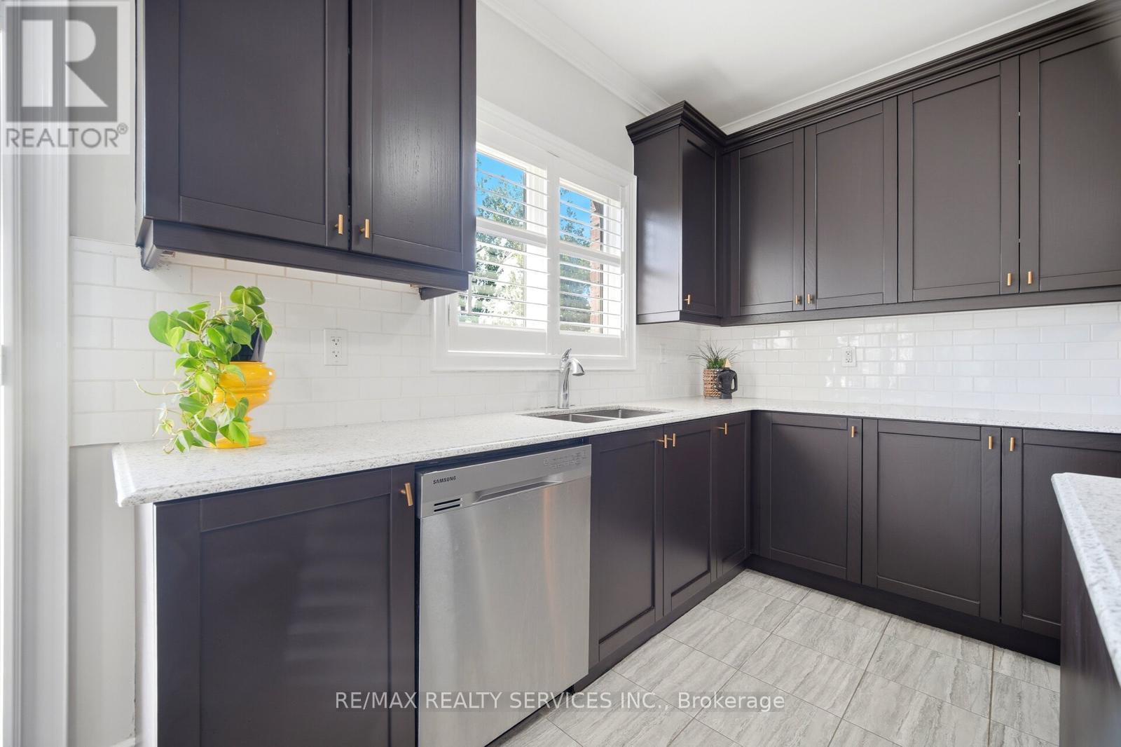 26 COUNTRY MEADOWS DRIVE - 17