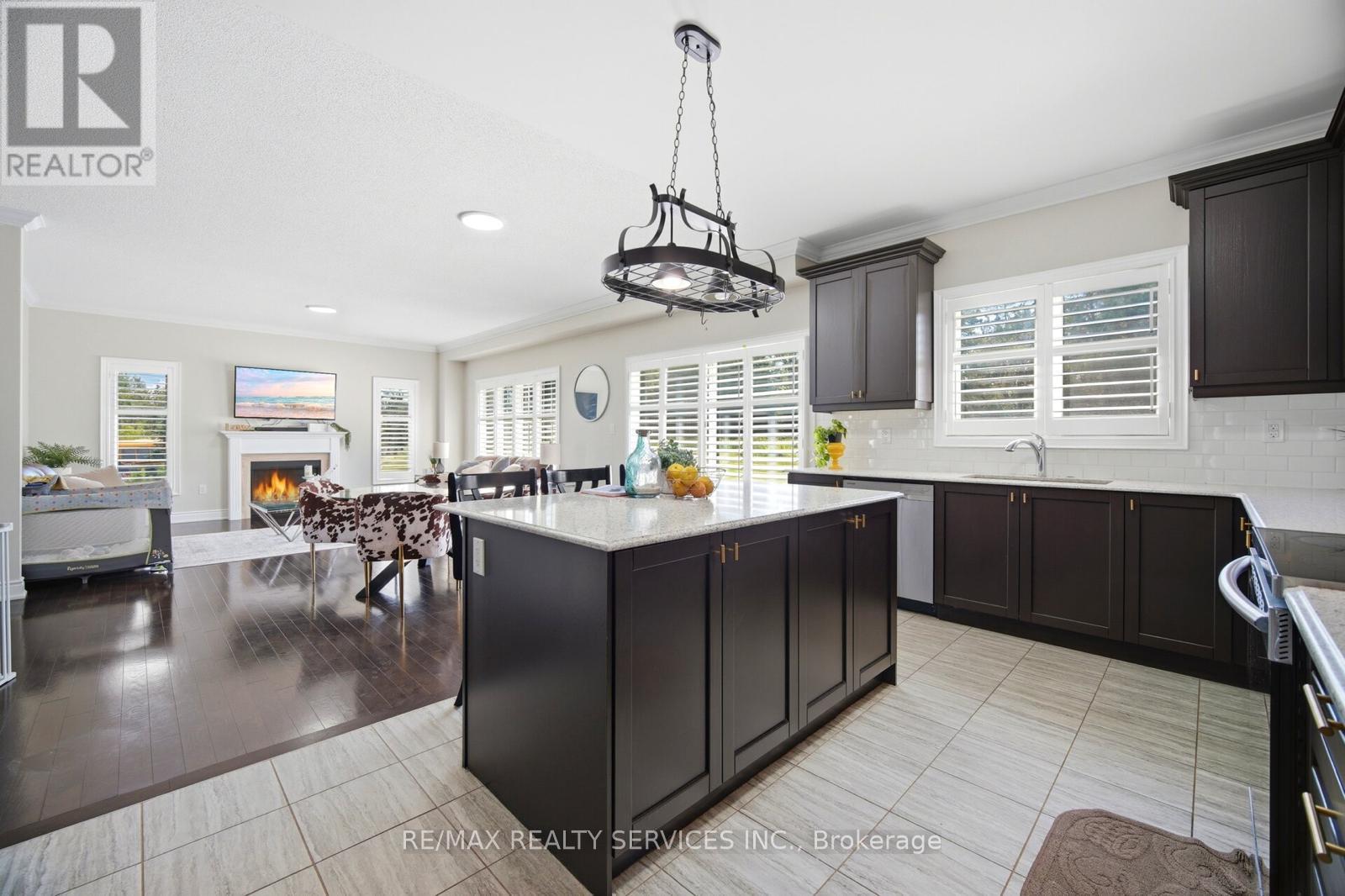 26 COUNTRY MEADOWS DRIVE - 19
