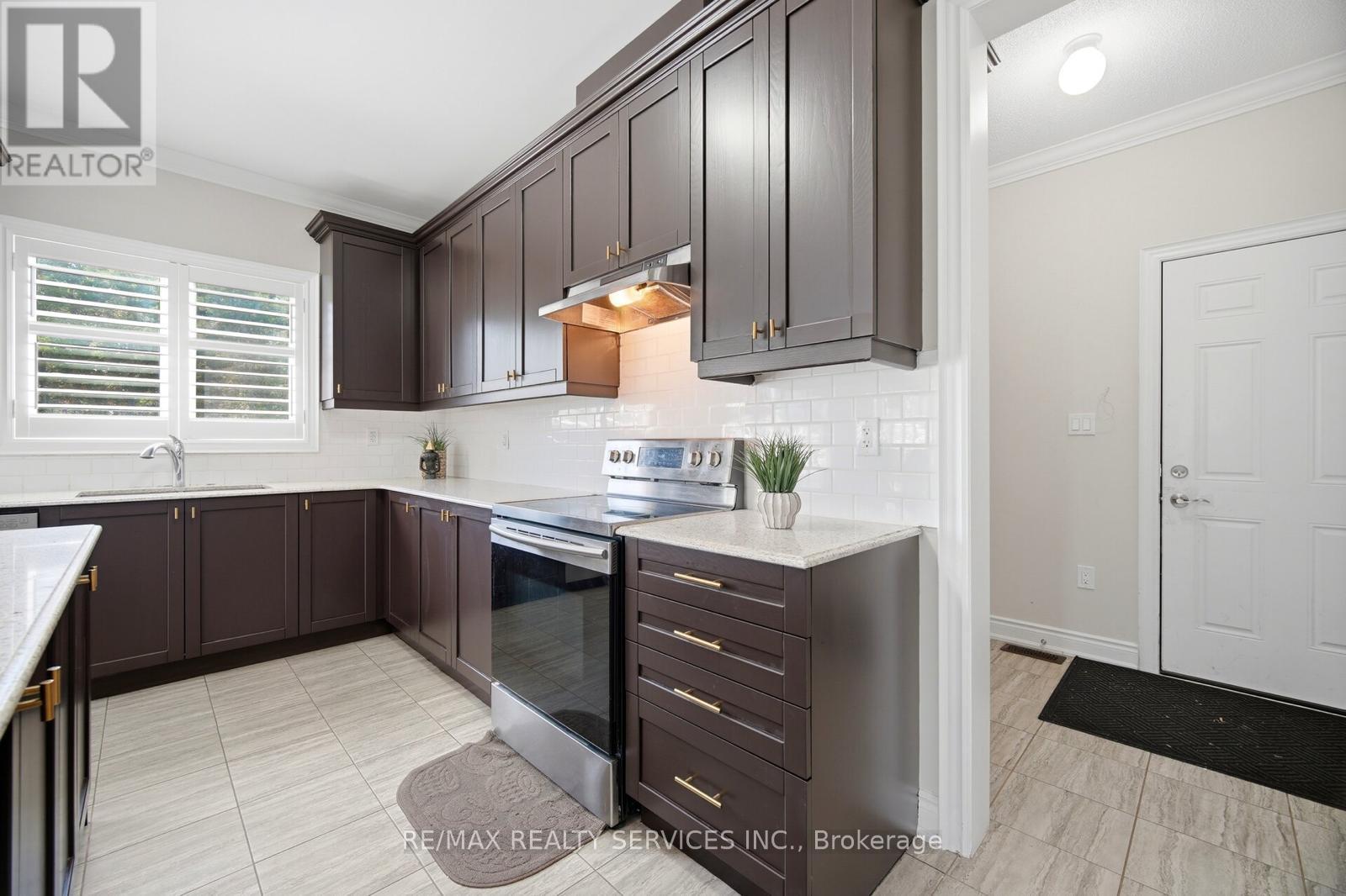 26 COUNTRY MEADOWS DRIVE - 21
