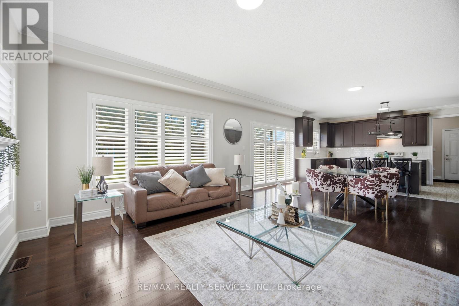 26 COUNTRY MEADOWS DRIVE - 24
