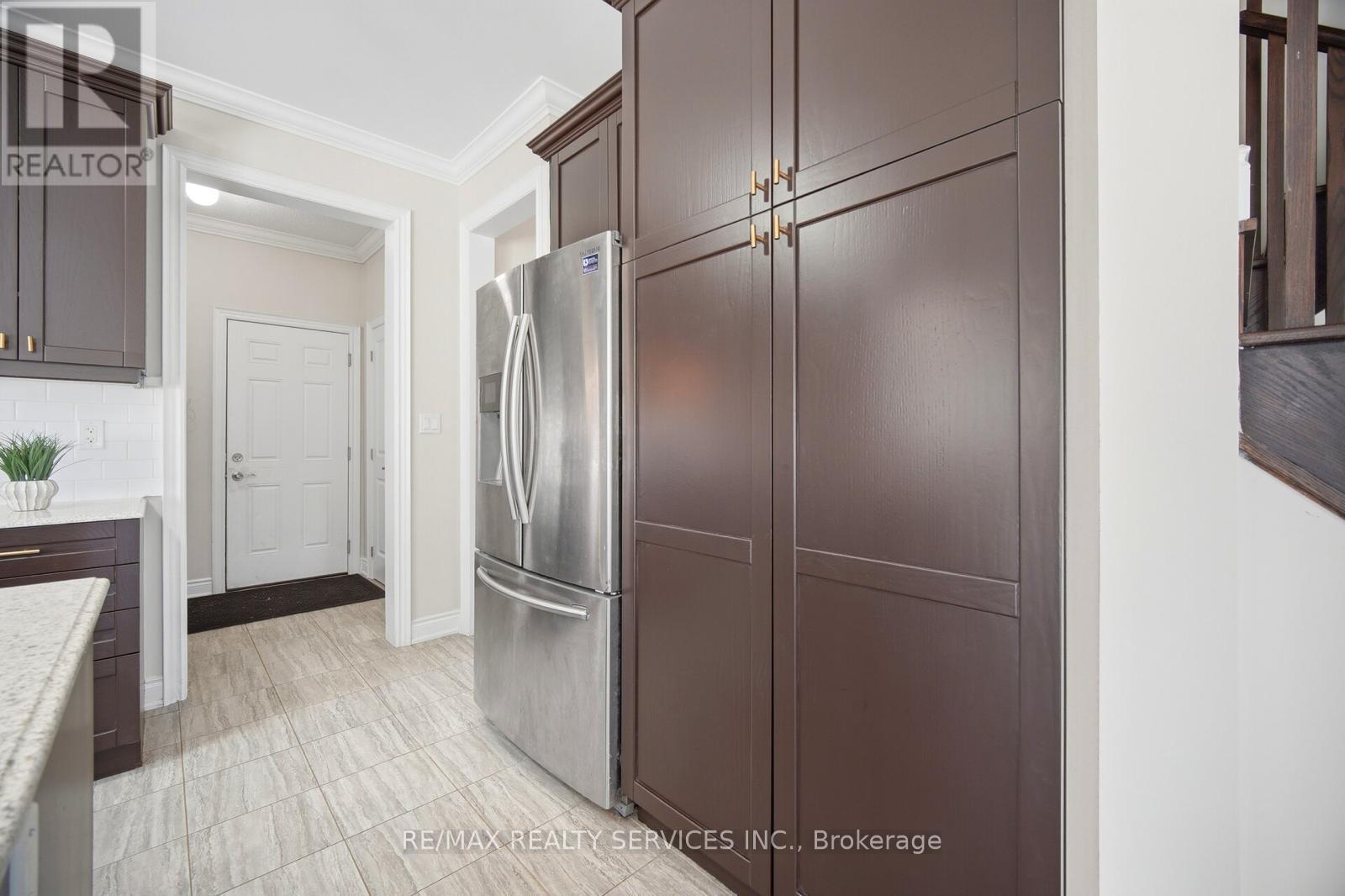 26 COUNTRY MEADOWS DRIVE - 25