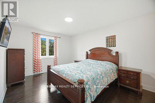 26 COUNTRY MEADOWS DRIVE - 32
