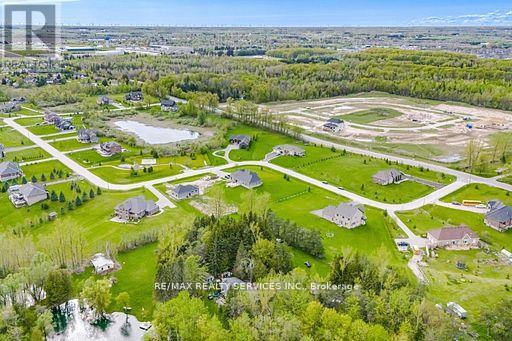 26 COUNTRY MEADOWS DRIVE - 40