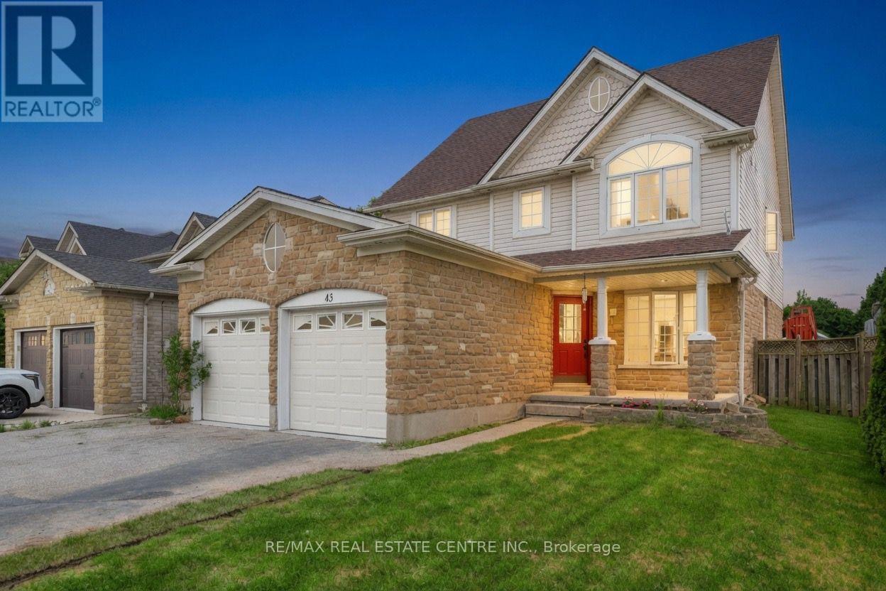 43 DECARO CRESCENT - 1