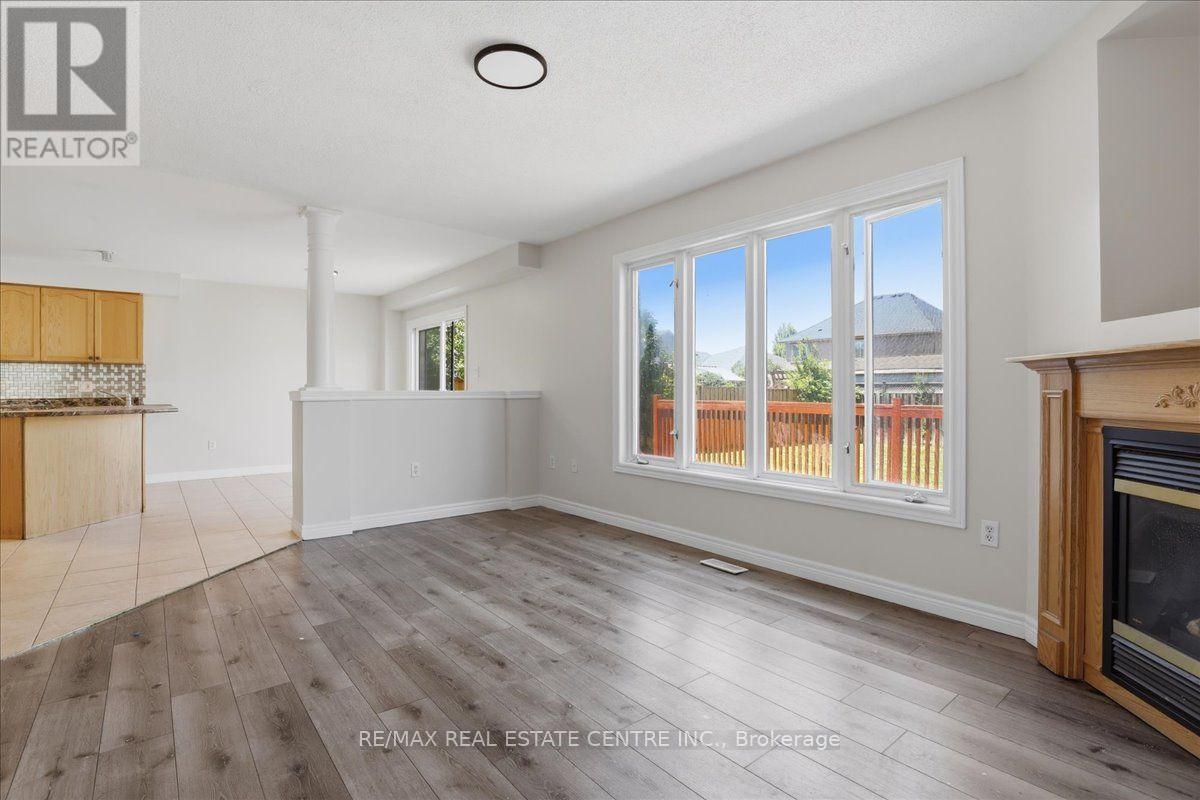 43 DECARO CRESCENT - 10