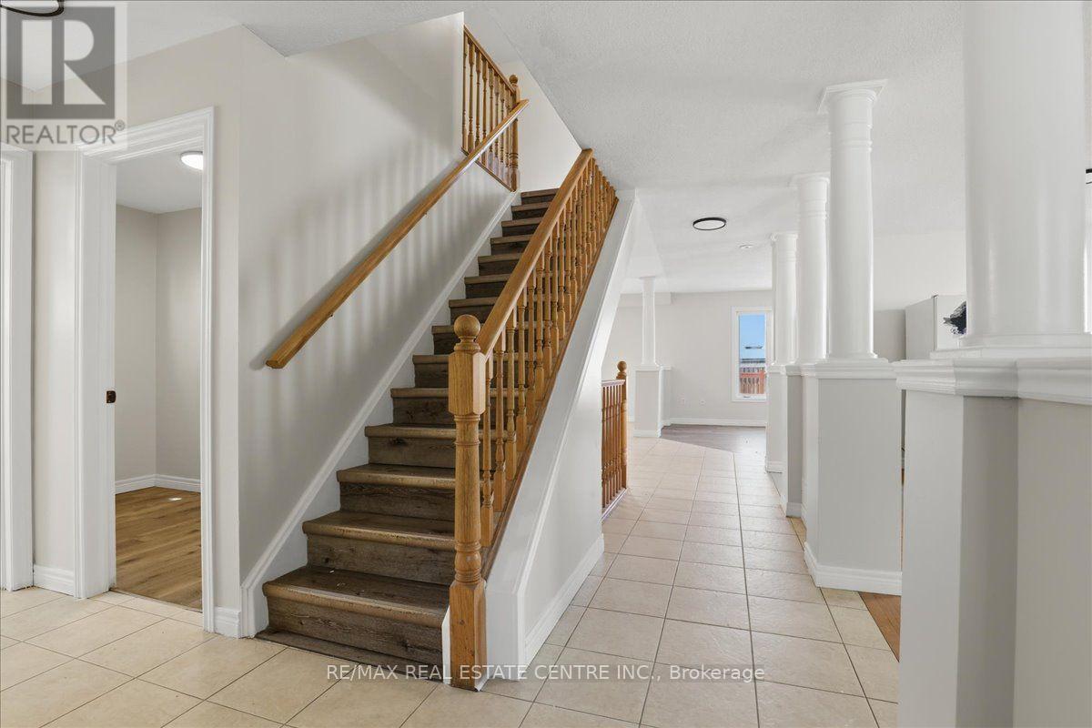 43 DECARO CRESCENT - 12