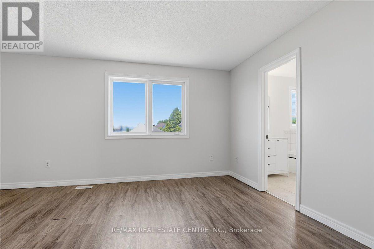 43 DECARO CRESCENT - 17