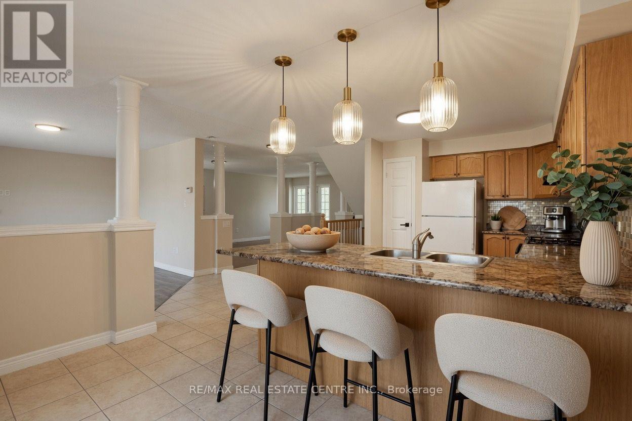 43 DECARO CRESCENT - 3