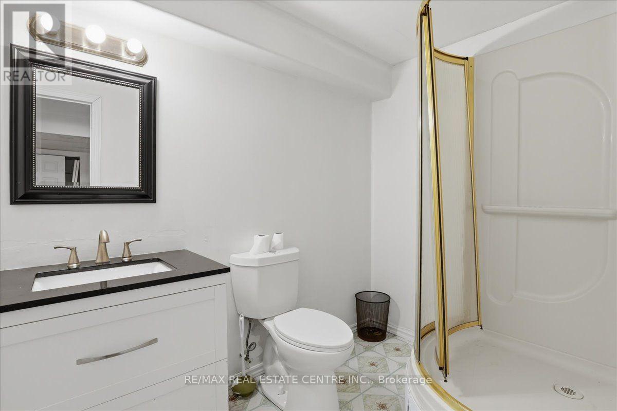 43 DECARO CRESCENT - 31