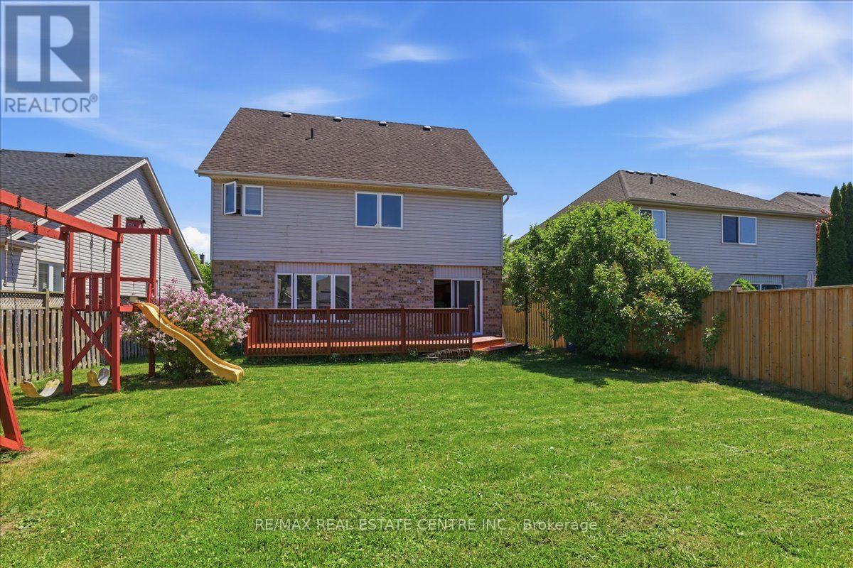 43 DECARO CRESCENT - 36