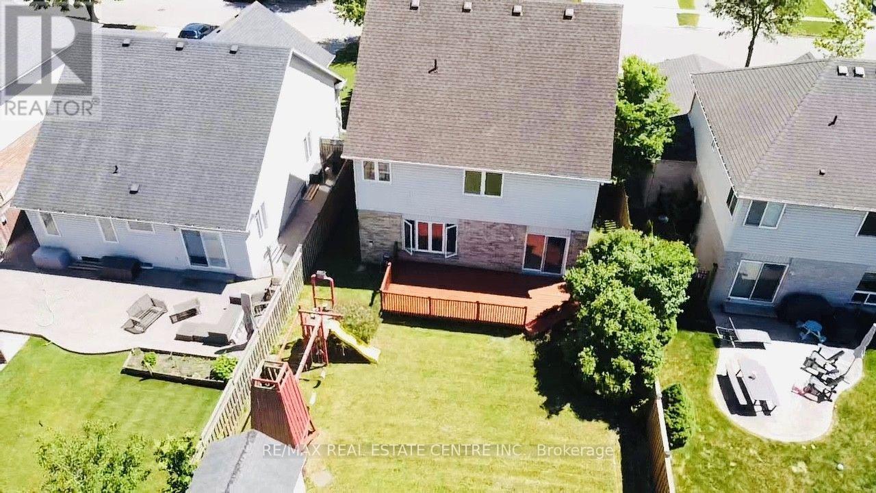 43 DECARO CRESCENT - 37