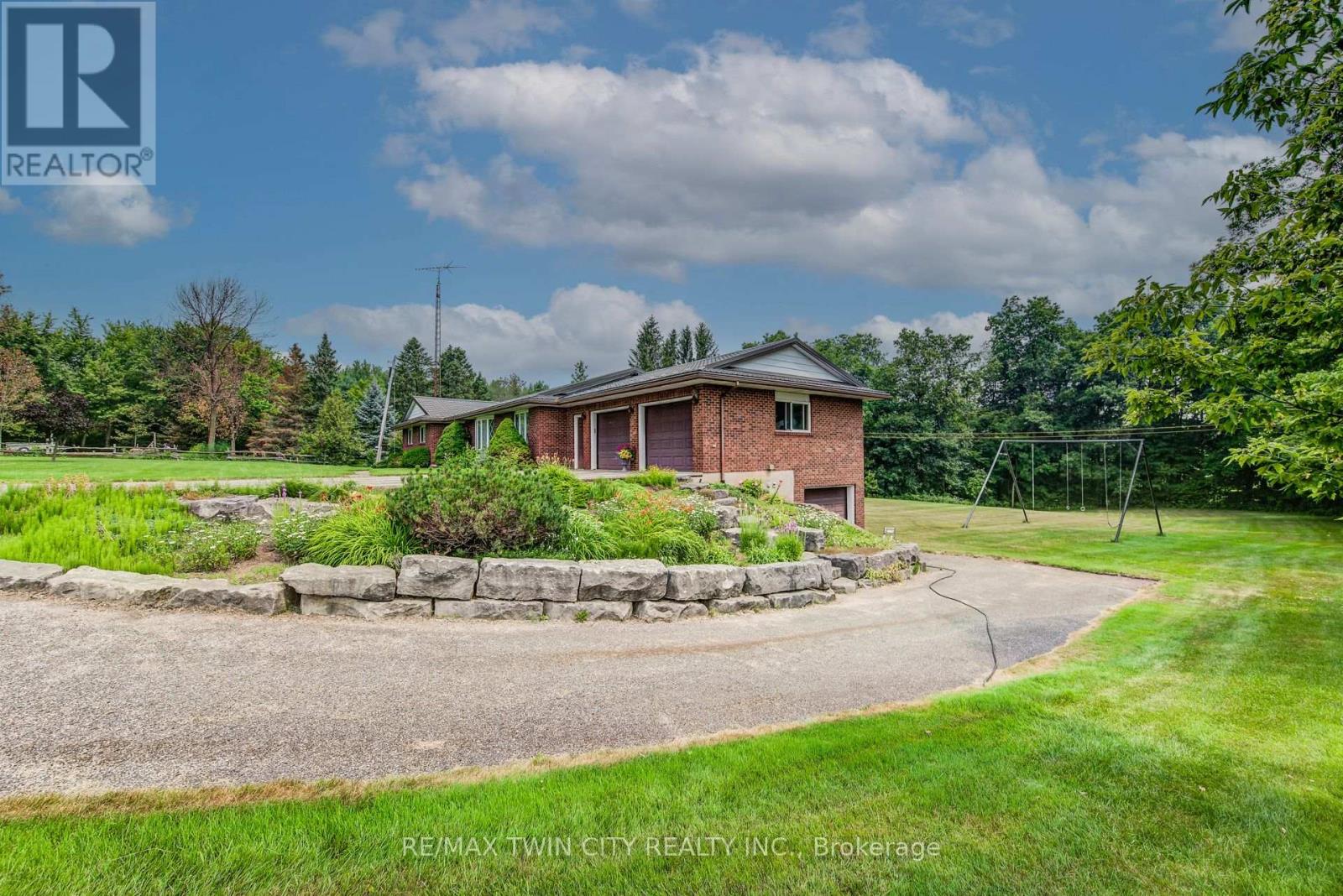 1177 PERTH STREET - 2