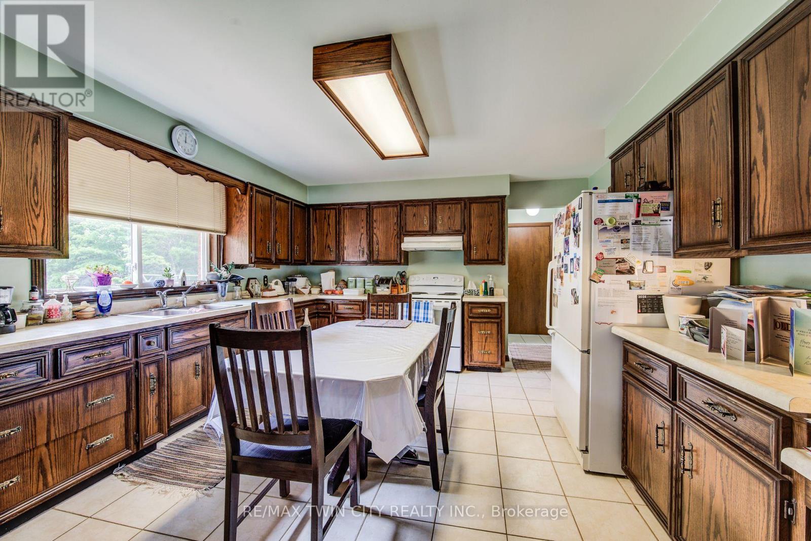1177 PERTH STREET - 8