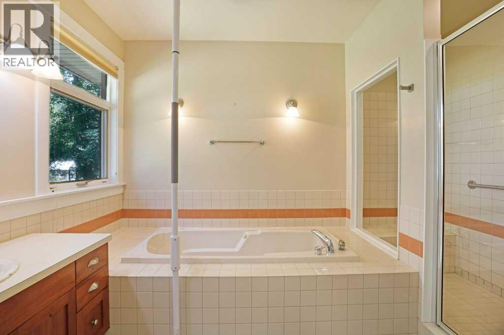 1024 Cassils Road W - 21