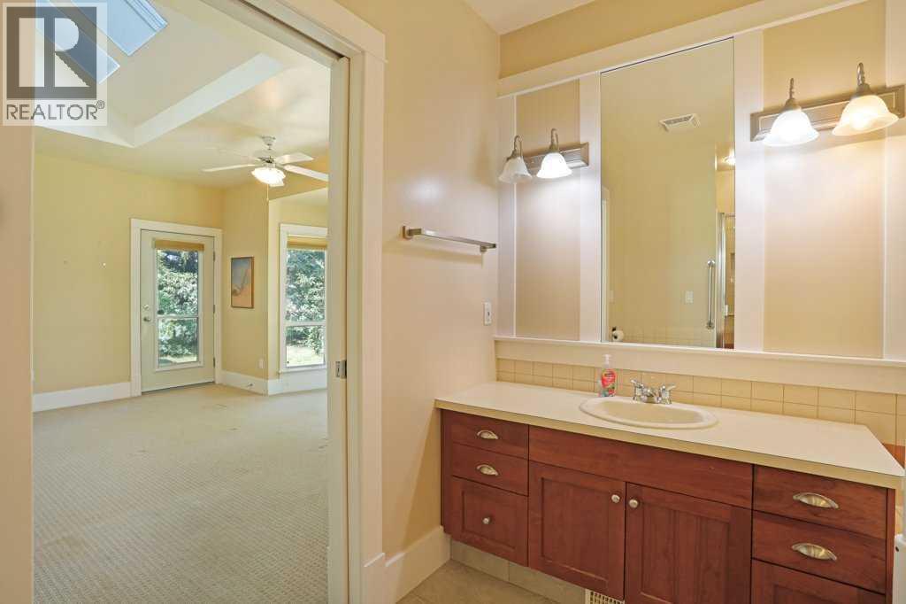 1024 Cassils Road W - 23